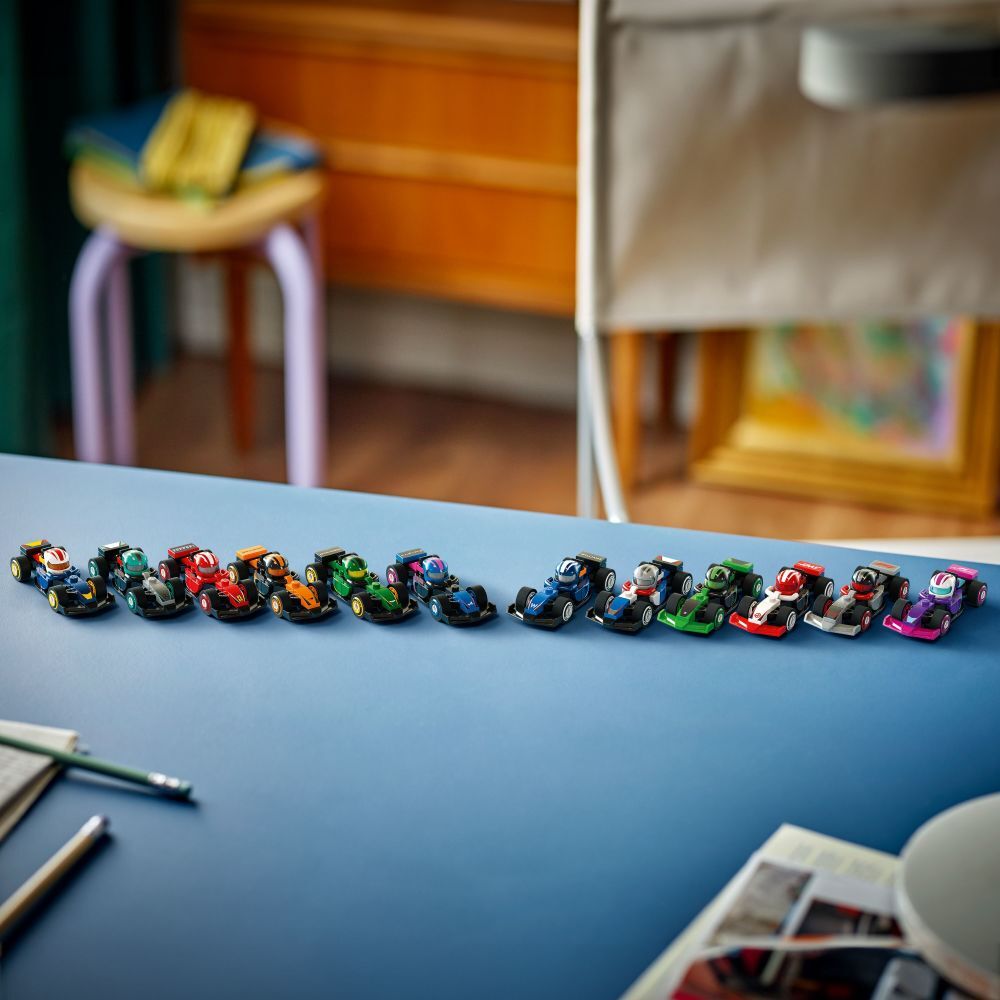 LEGO Minifigures: F1® Collectible Race Cars